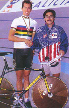 Mike McCarthy and Koichi Yamaguchi with the Yamaguchi Super Pursuit Frame